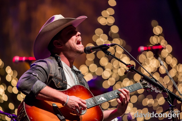 Dustin Lynch